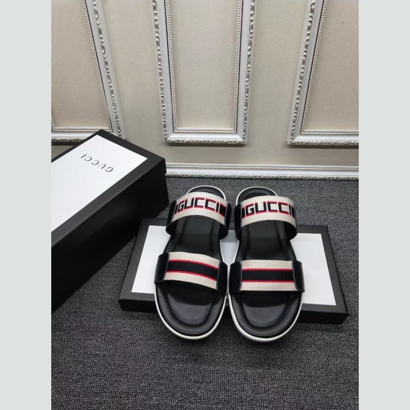 G*u*i slippers